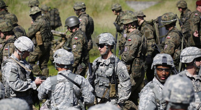 В США активисты требовали усилить присутствие НАТО в Польше и Балтии