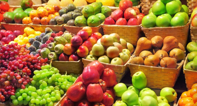 Непогода в Украине спровоцировала резкий рост цен на фрукты и овощи