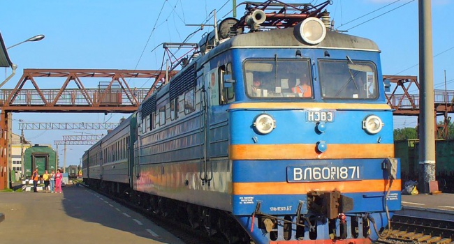 В Киеве не ходят поезда… из-за дефицита постельных принадлежностей