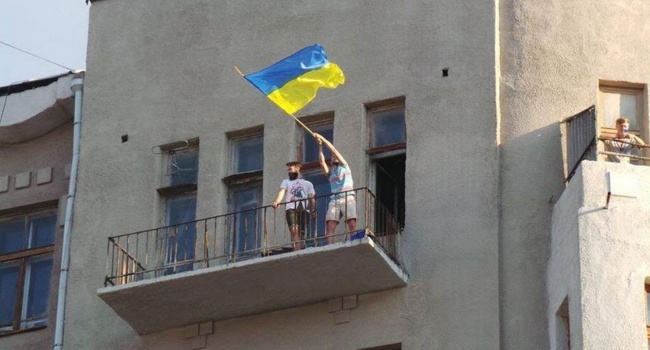 Жителя Крыма судили по статье УК за украинский флаг