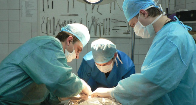 В Азербайджані хірург відрізав не ту ногу пацієнткі