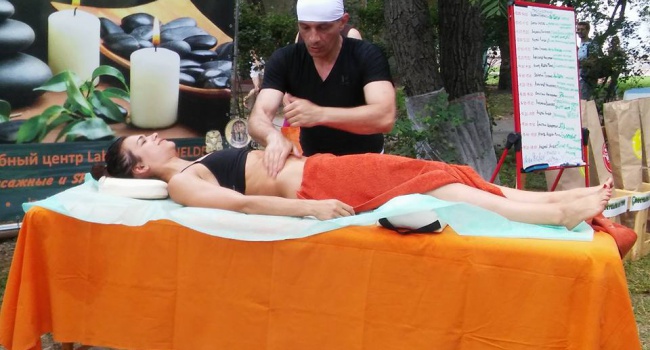 Внезапная смерть массажиста на фестивале йоги оставила коллег равнодушными?