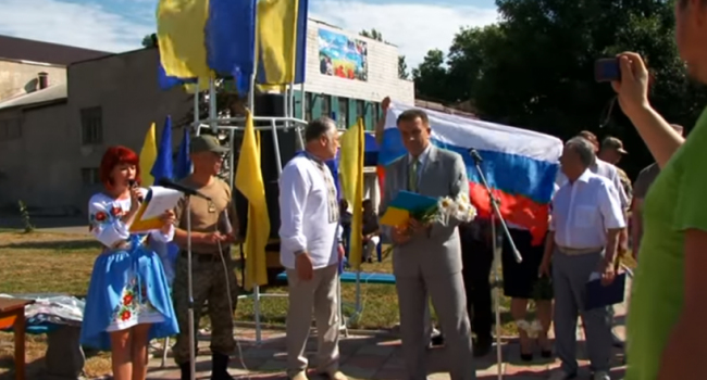 Мэр, поддерживающий сепаратизм проникся внезапной любовью к Конституции Украины