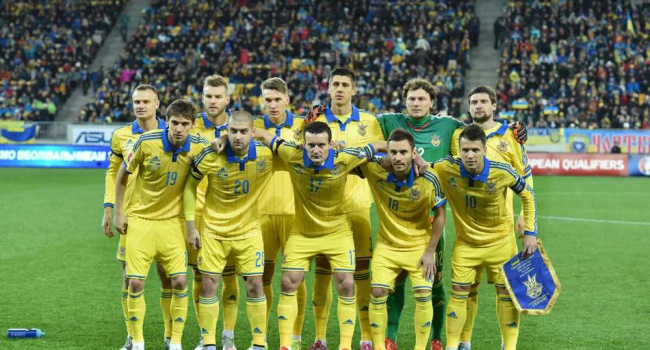 Болельщики требуют разогнать украинскую сборную