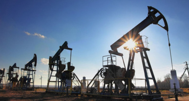 Цены на нефть снова не могут преодолеть психологическую отметку