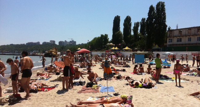 В Одессе разрешили купаться на всех пляжах