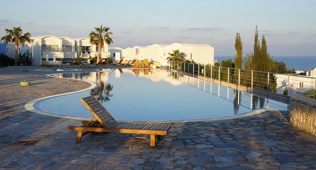 Кипр - туристический город с теплым морем