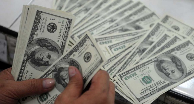 Эксперты: курс доллара в Украине будет стабильным