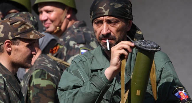 Боевик ДНР хотел драться на кинжалах. Хохол отказал (видео)