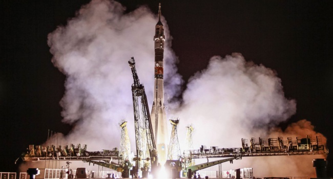 Российская космическая ракета "Союз" стартовала в Байконуре