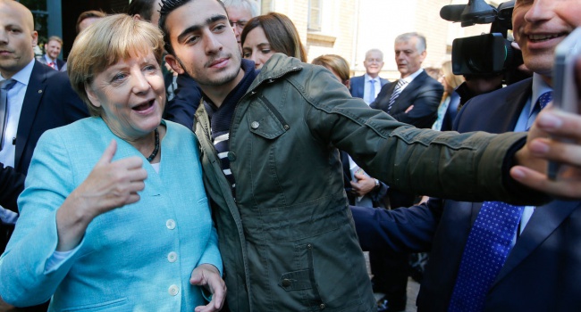 Меркель хочет, чтобы беженцы стали «этичными» немцами