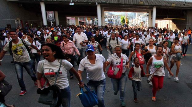 Венесуэла открыла границу с Колумбией