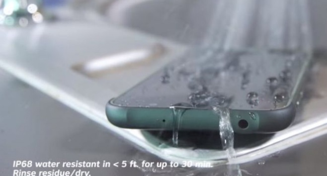 Смартфон Samsung не прошел тест на водонепроницаемость