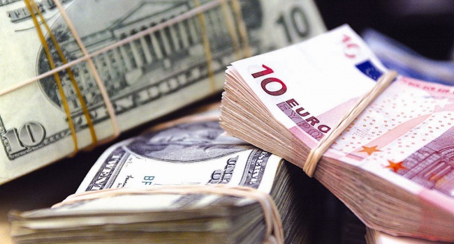 Приріст іноземної валюти в Росії наблизився до нуля