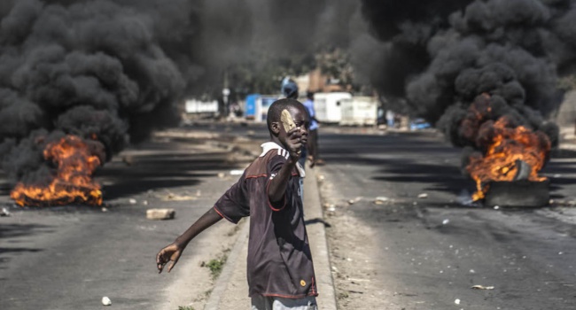 Что стоит за протестами в Зимбабве?