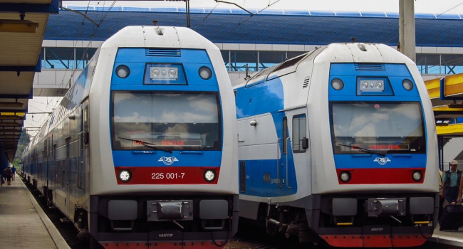 «Укрзализныця» запускает новенький двухэтажный поезд Шкода