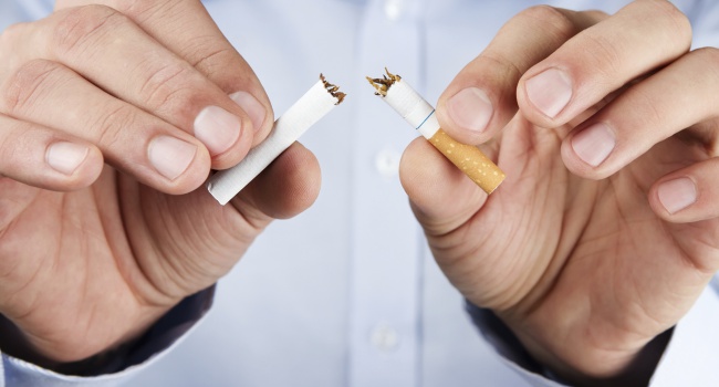 В Украине введут запрет на курение в офисах и ресторанах