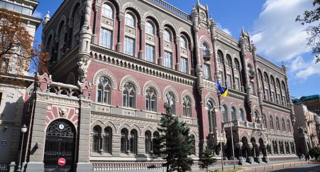 Нацбанк: снижается убыток действующих банков Украины