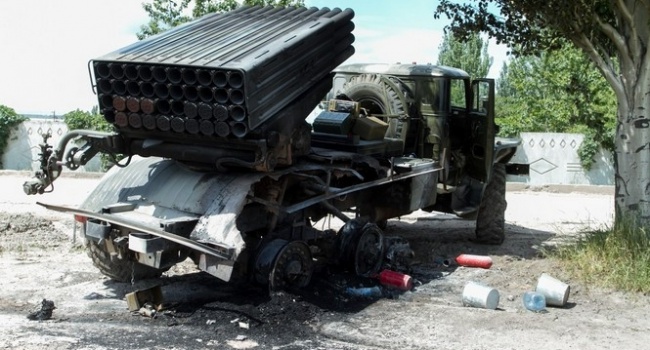 Российские военные на Донбассе сожгли «Град»
