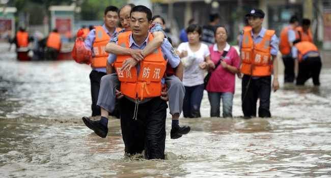 В Китае растет число жертв разрушительной стихии