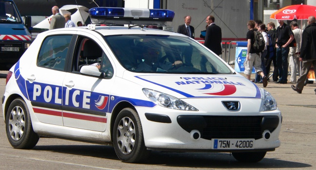 У Франції знову неспокійно – напад на священнослужителя в Руані