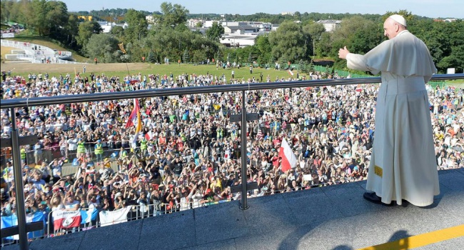 Более миллиона человек в Кракове собрались на ночные бдения с Папой Римским