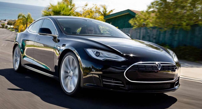 Электромобили Tesla станут доступней