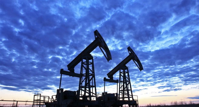 Эксперты: ожидается рекордный обвал цен на нефть