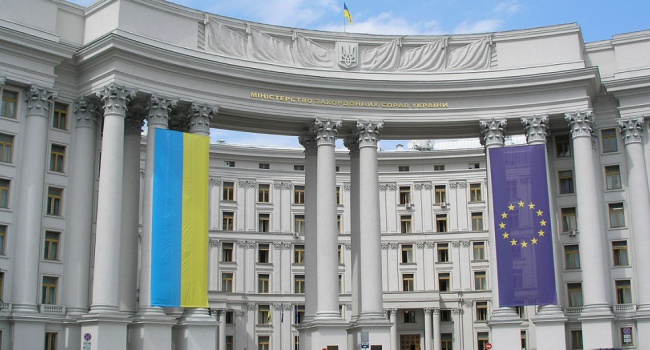 МИД Украины: дипломатические отношения с РФ прекращать нельзя
