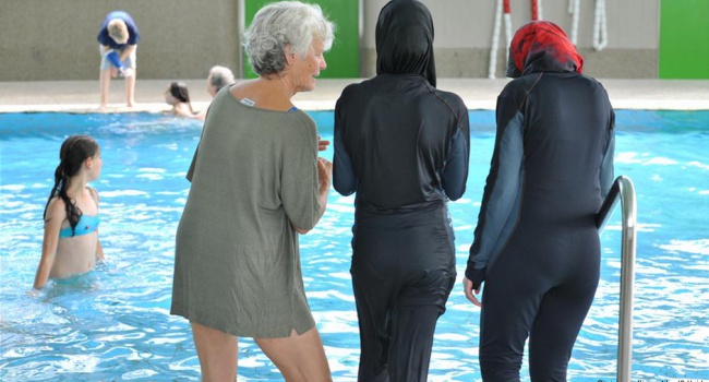 Французький суд підтвердив заборону «ісламських купальників»