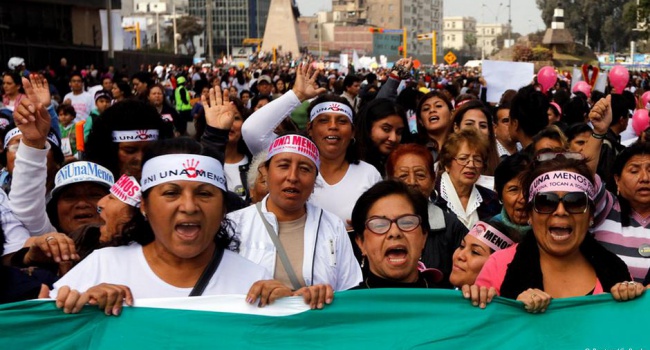 Масові жіночі протести в Перу