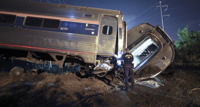 Десятки людей постраждали у аварії поїзда у Франції