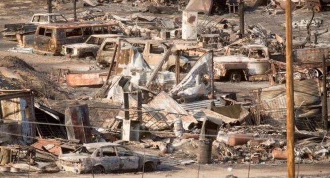 Евакуйовані через пожежу в Каліфорнії повертаються додому