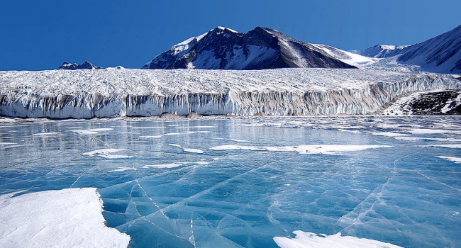 Ученые: из-за потепления в Антарктиде появились тысячи озер