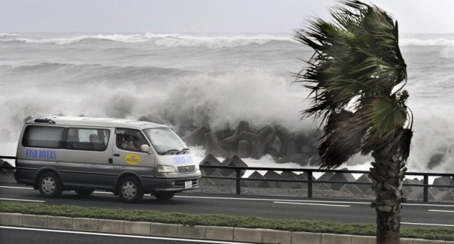 В Японии эвакуировали больше миллиона человек из-за тайфунов