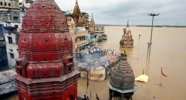 Масштабное наводнение может помешать жителям Индии достичь нирваны