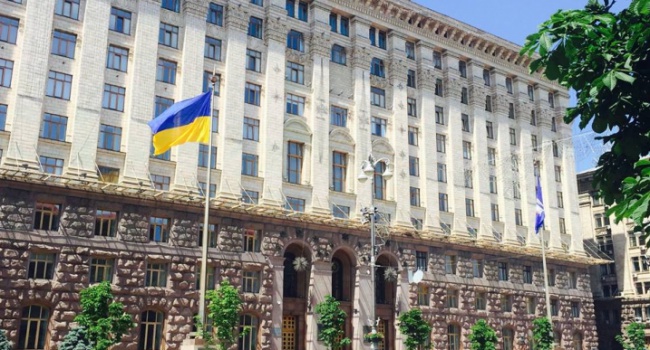 Портников поделился своей любимой историей о флаге Украины
