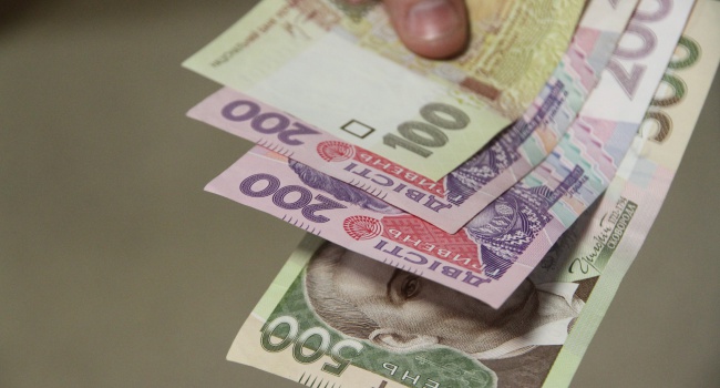В Украине каждый десятый получает зарплату более 10 000 гривен