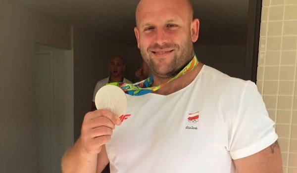 Польский спортсмен отдал олимпийскую медаль ради спасения ребенка
