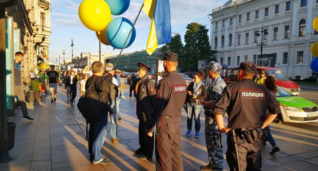 В Санкт-Петербурге отпраздновали День Независимости Украины,- фото