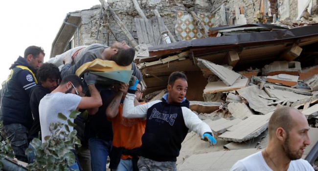 В Италии траур, число жертв землетрясения растет