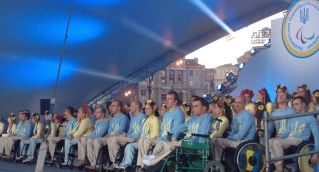 Украинских паралимпийцев проводили в Рио, - фото