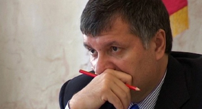 Нардеп: коалиция распадется, если Аваков уйдет в отставку
