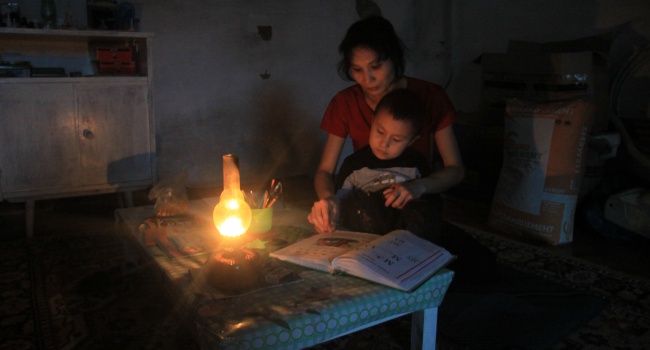В Станично Луганском районе третьи сутки 20 тысяч человек остаются без света