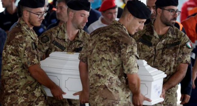 В Италии прошли массовые похороны жерт землетрясения