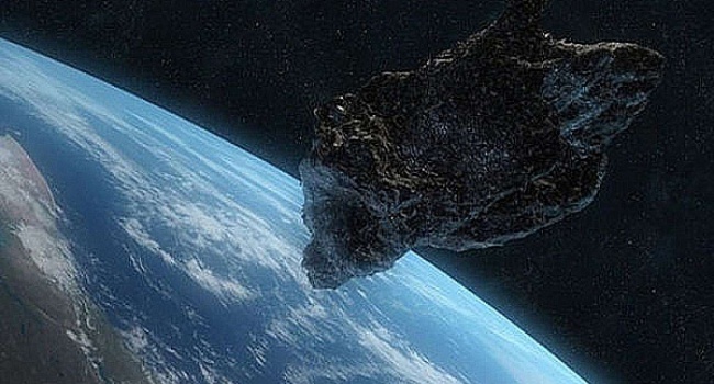 На минимальном расстоянии от Земли промчался гигантский астероид