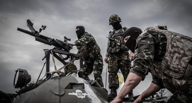 Минулої ночі терористи обстріляли Луганськ з забороненої зброю