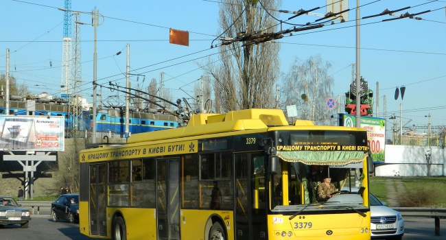 У Києві знову продавали фальшиві квитки в тролейбусі