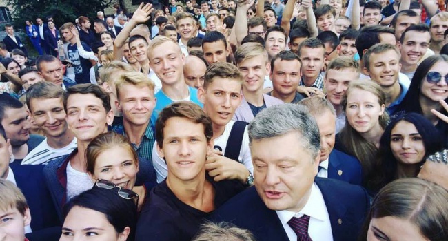 Нусс: На зависть всем критикам – Президента Украины поддерживает молодежь – цвет нации