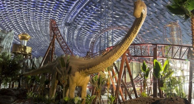 В Дубае начал работу самый крупный в мире парк аттракционов, - фото